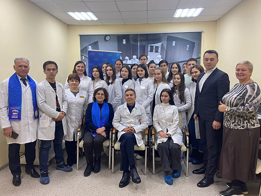 Депутаты «Единой России» помогают готовить волонтеров-медиков, которые будут работать в госпиталях